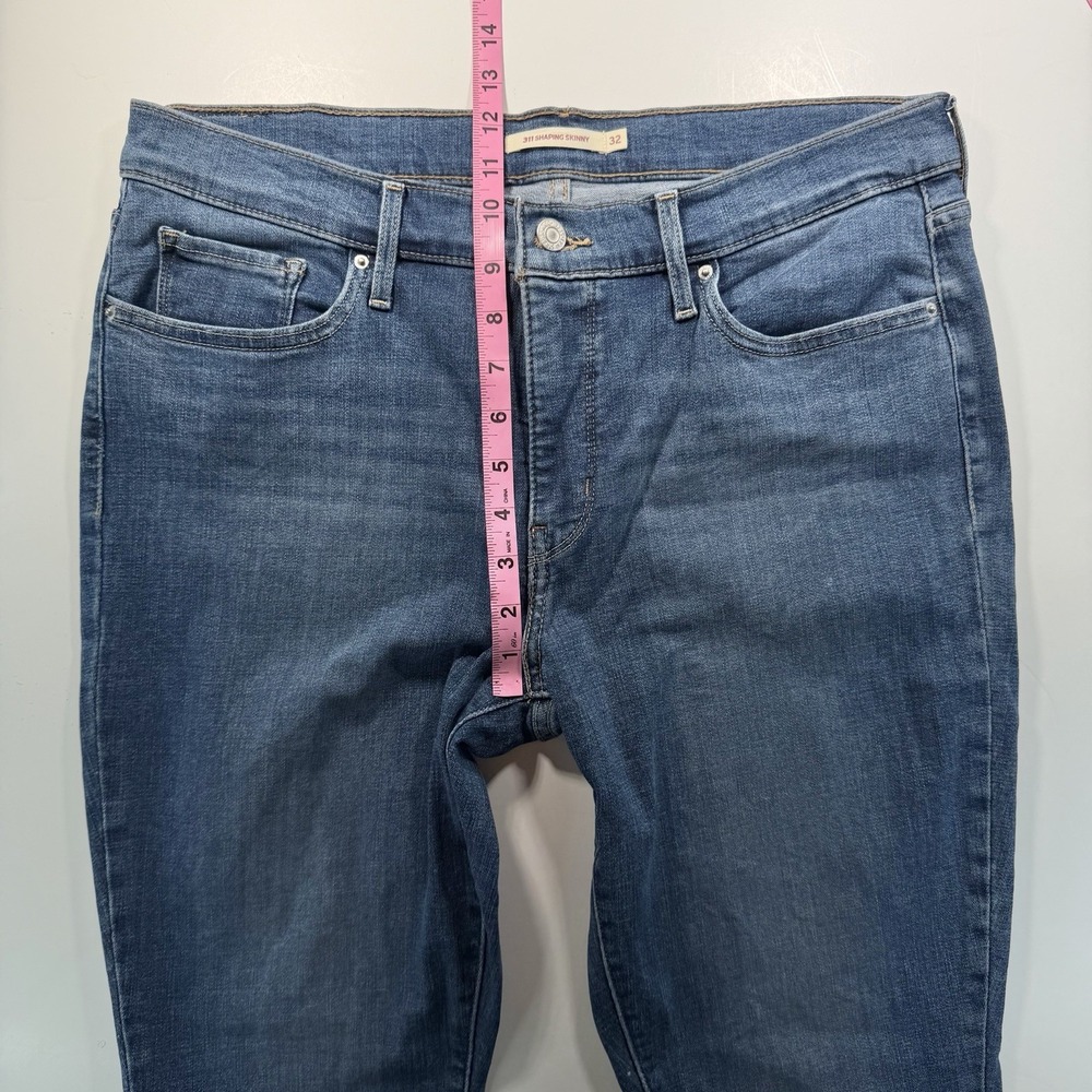 Levi's Women's Shaping Skinny Jean 32 Medium Wash Classic Denim - Picture 8 of 11